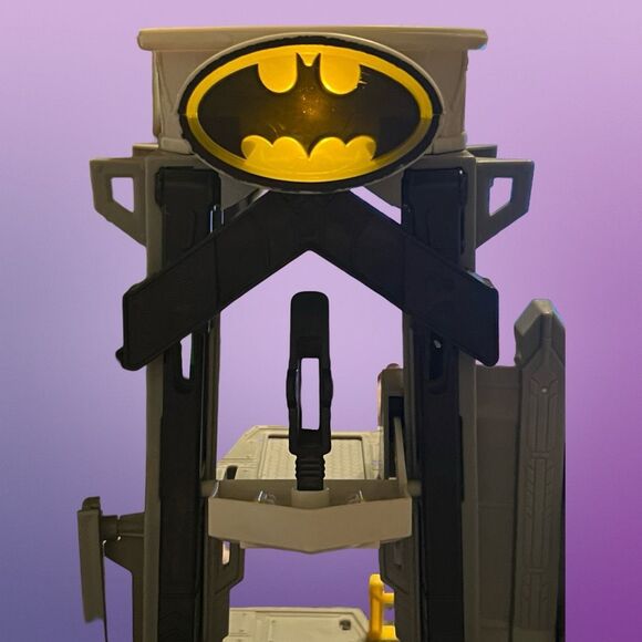 Imaginext DC Super Friends Wayne Manor Gotham Flight Inc Bat Bike Robin Joker - Picture 3 of 12